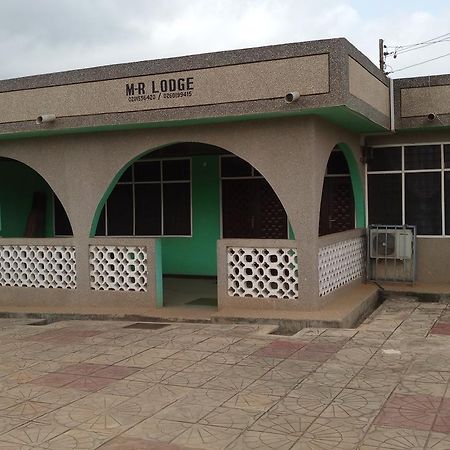 M-R Lodge Mankesim 外观 照片